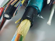 ទិដ្ឋភាព ទូទៅ នៃ ប្រភេទ Cable Fiber Optic ៖ ពី ម៉ោង តែ មួយ ទៅ ម៉ូឌុល ច្រើន ការ ដឹង គុណ សម្បត្ដិ សំឡេង